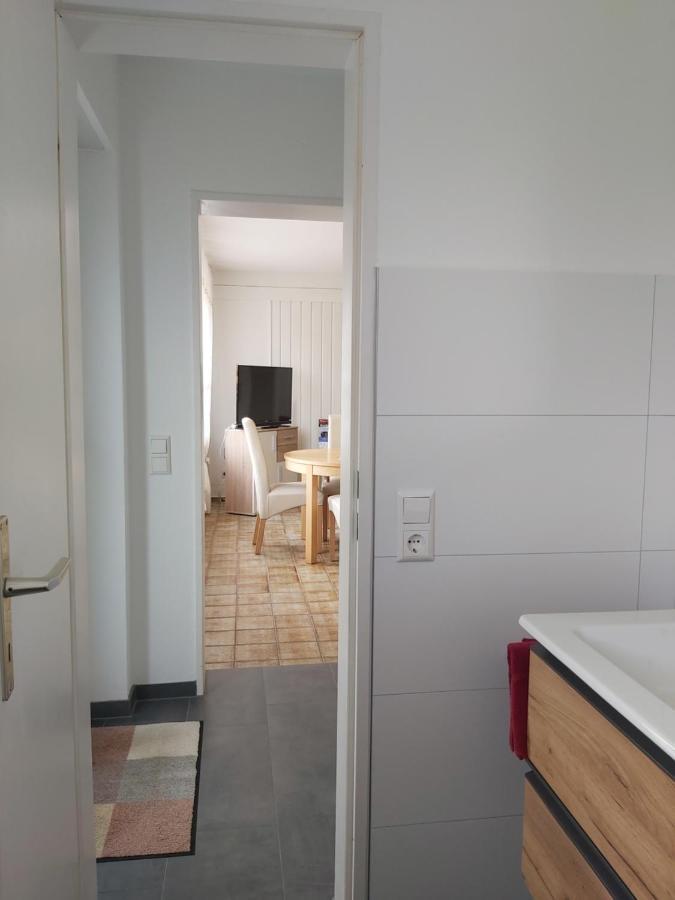 Apartment Weyl *