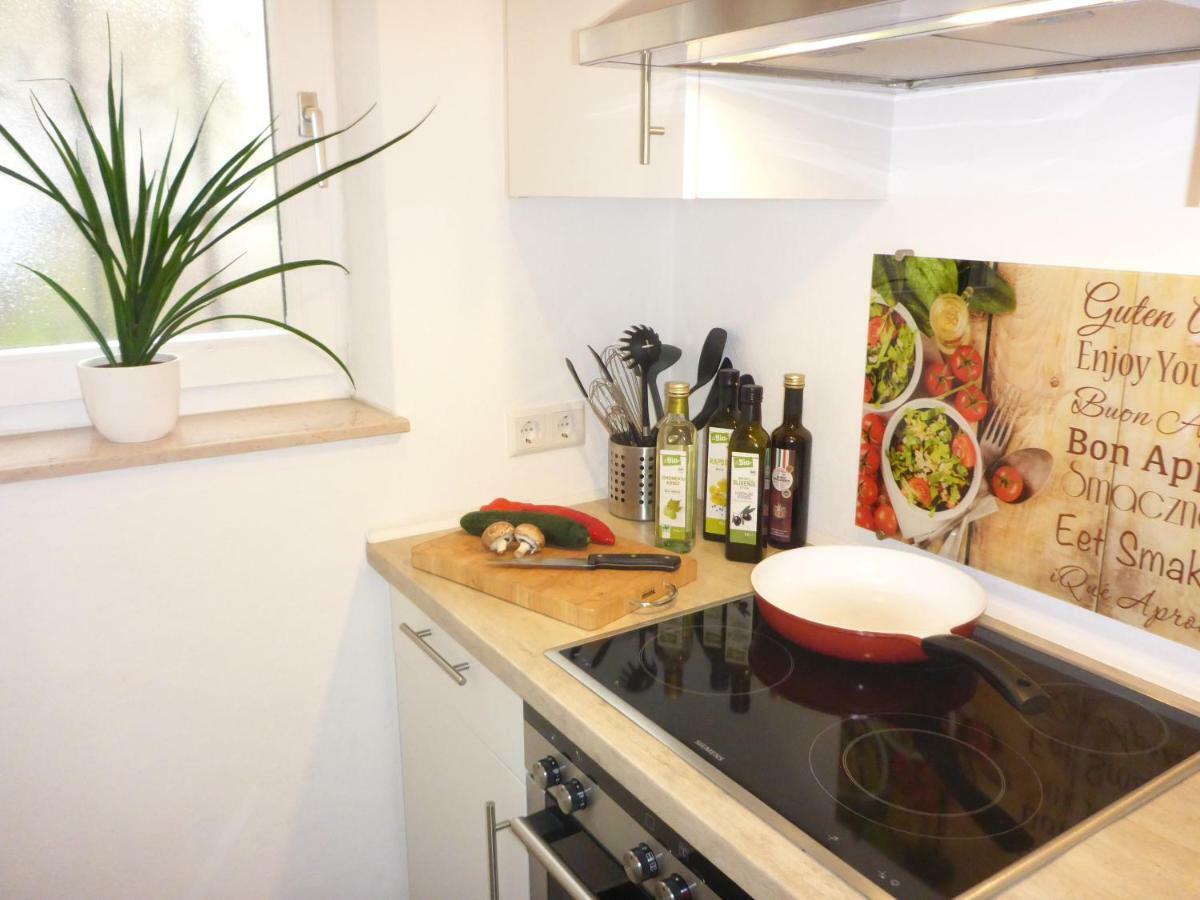 Weyl Apartment